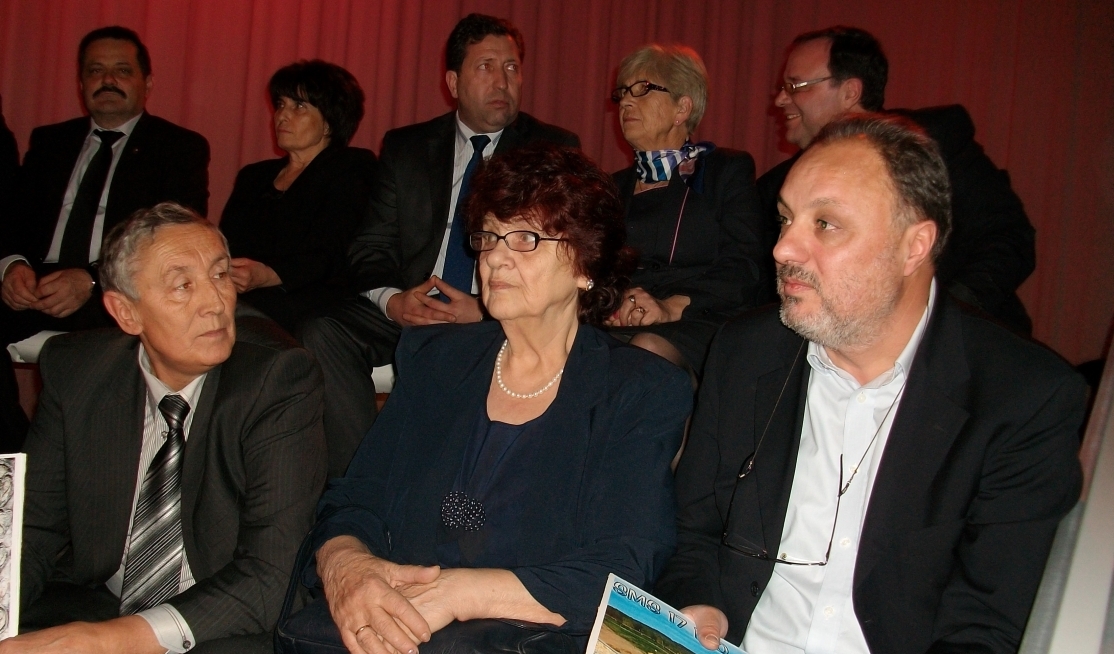 Part of the audience and prof. Violeta Nesheva during the vote